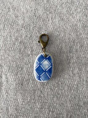 NWOT Handmade Broken Porcelain Reclaimed Knitting Stitch Marker